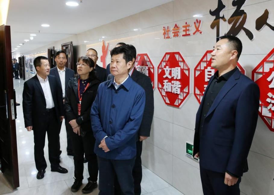 熱烈歡迎隴東學(xué)院領(lǐng)導(dǎo)及審核評估專家蒞臨我司交流工作