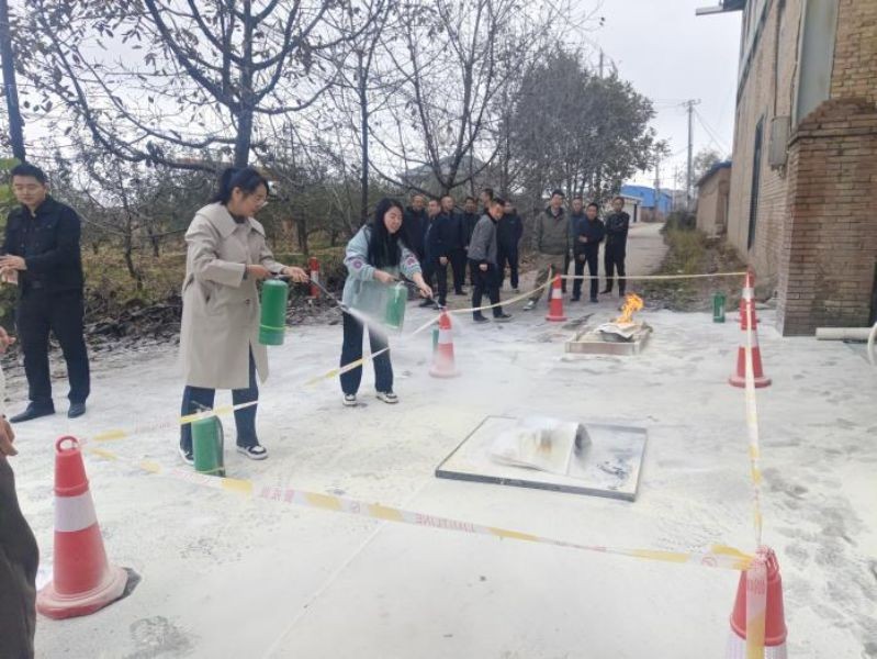 甘肅恒達(dá)工程檢測(cè)有限公司成功舉辦“強(qiáng)化安全意識(shí)，共筑消防防線” 消防安全演練活動(dòng)