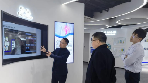 廣西產(chǎn)業(yè)技術研究院副院長杜文宏一行蒞臨健培科技、啄云智能考察調(diào)研