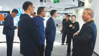 蕭山區(qū)副區(qū)長(zhǎng)、公安分局局長(zhǎng)張亮一行赴健培科技開展“助企服務(wù)”活動(dòng)