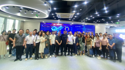 黃石市衛(wèi)健委黨組成員、副主任、市疾控局局長李京鶴一行蒞臨健培科技考察調(diào)研